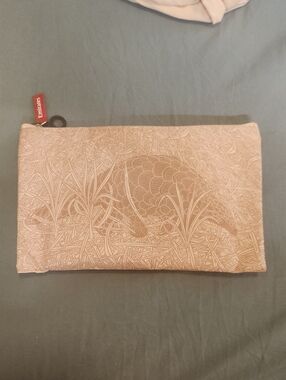 Emirates toiletries Pouch with Pangolin